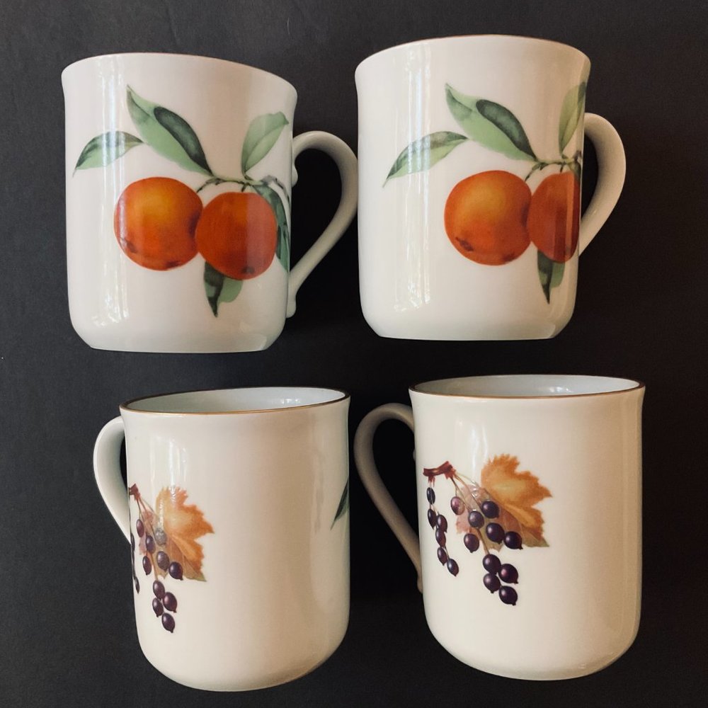 ROYAL WORCESTER "Evesham" Set of 4 Mugs NWOT